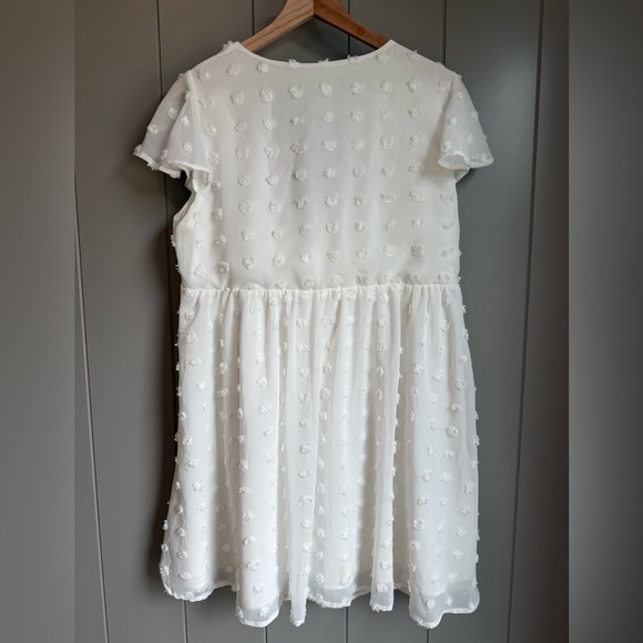 Women’s White Pom Tie Babydoll Peasant Dress Large - Picture 3 of 6